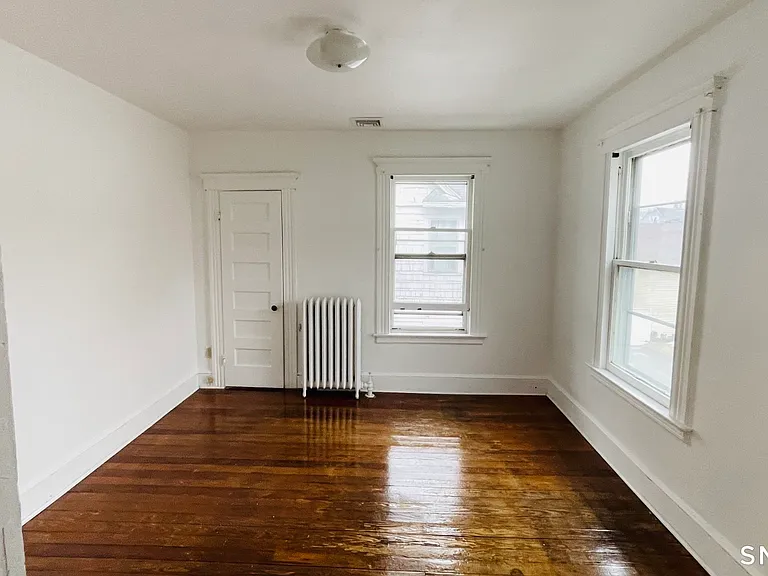 58 E Pearl St — Photo 12