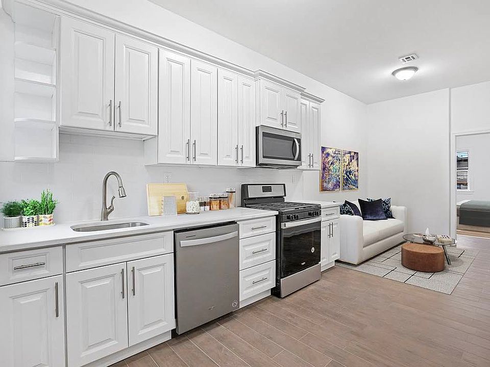 1st image of 1881 Woodbine St #1R