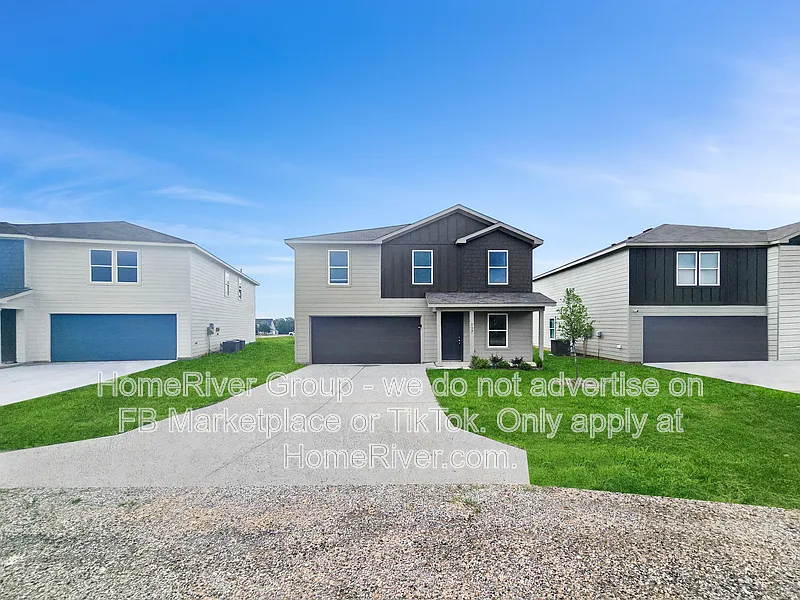 4 bed, 3.0 bath, 2203 sqft, $2,345 — Photo 2