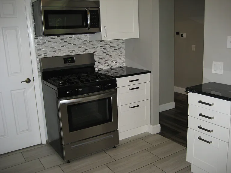 Scanlon Dr — Photo 9