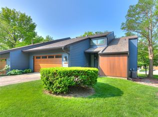 4938 W Park Dr, West Des Moines, IA 50266
