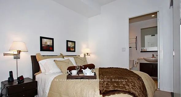 218 Queens Quay W #2611 — Photo 29