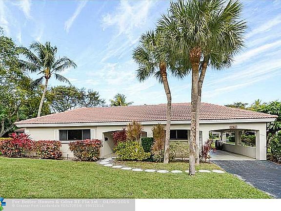 2nd image of 3001 N Palm Aire Dr