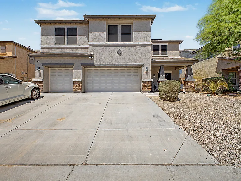 29752 W Amelia Ave — Photo 1