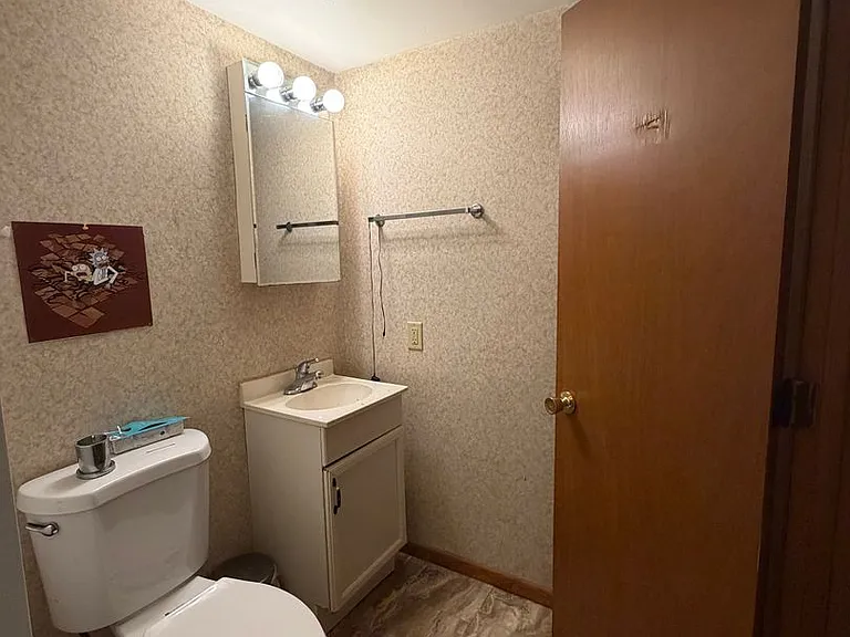 760 Valley Rd — Photo 4