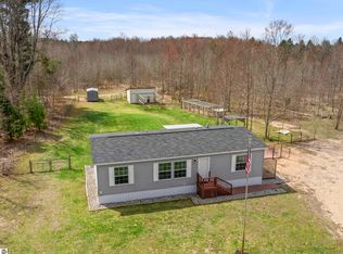 14141 Woods Trl, Thompsonville, MI 49683