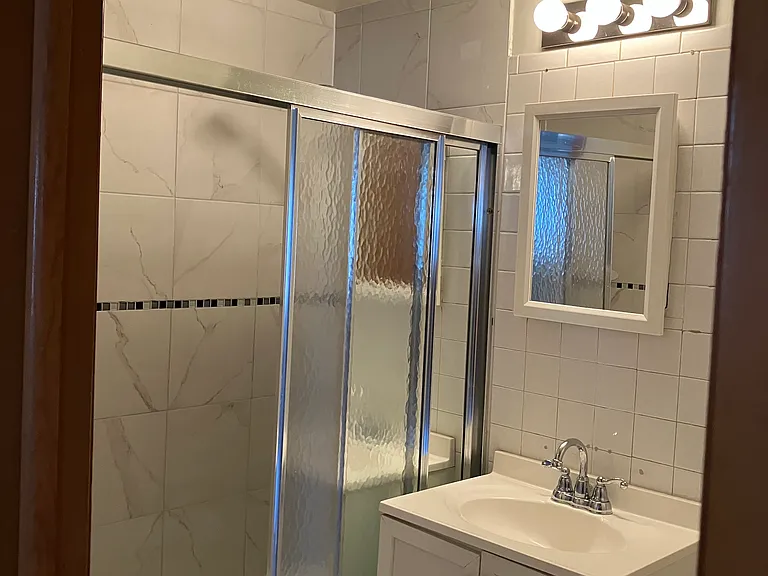 2347 S Oakley Ave #2 — Photo 4