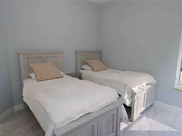 3310 Riverpark Ct — Photo 24