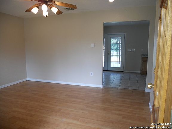 4th image of 2427 Glen Ivy Dr