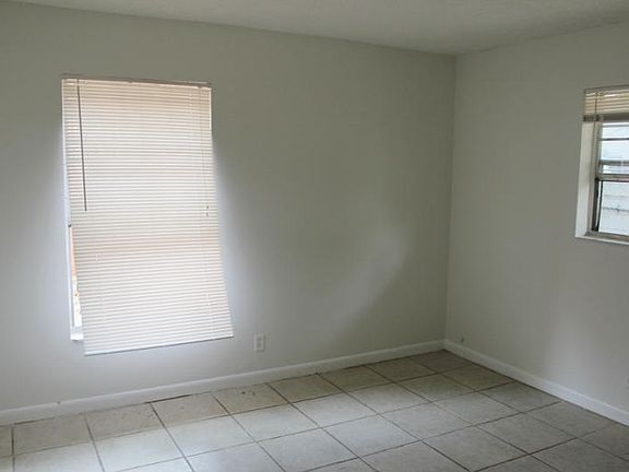 4th image of 1312 Wellington Street