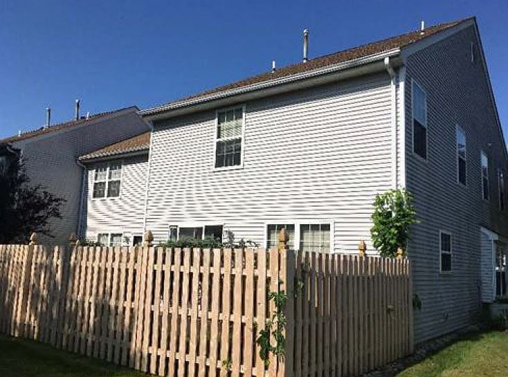 2nd image of 205 Birch Hollow Dr