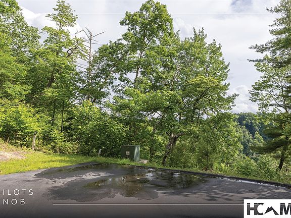 2nd image of 50/50B Winter Green Drive