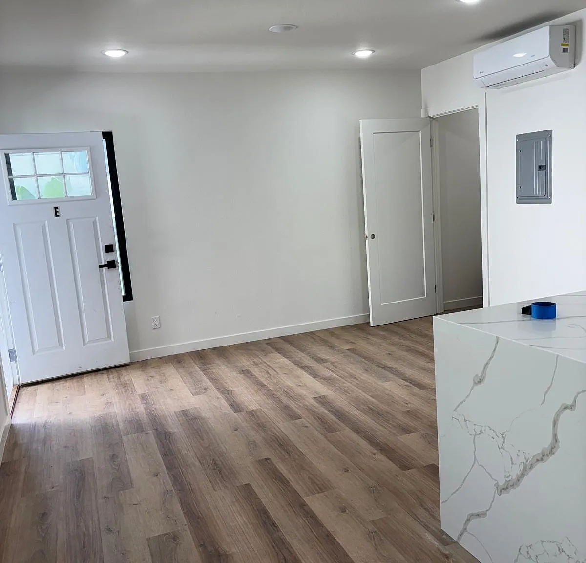 233 Ashland Ave — Photo 2