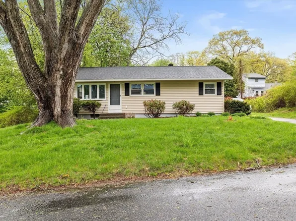 17 Beverly St, Oxford, MA 01540