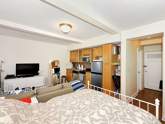 3rd image of 5 Tudor City Pl APT 1030