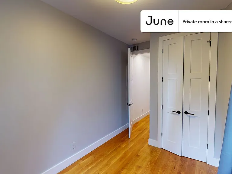 679 Halsey St #B — Photo 5