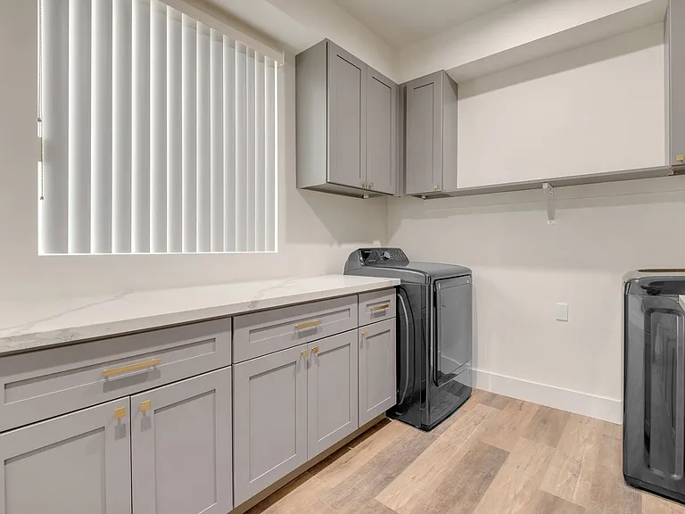 11619 Ayres Ave — Photo 26