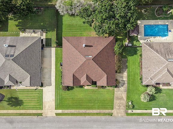 2nd image of 323 Manchester Ln