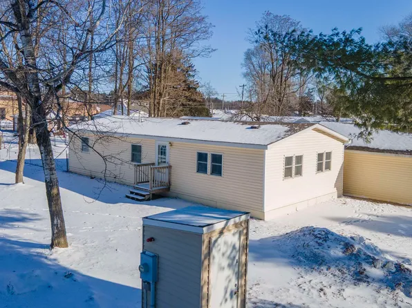 705 Cleveland Ave, Wild Rose, WI 54984