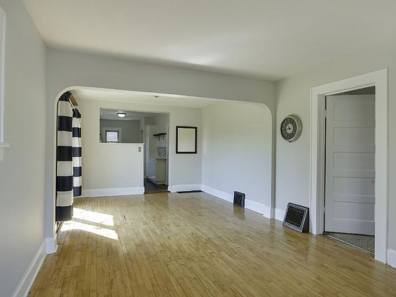5th image of 3408 McKinley St NE