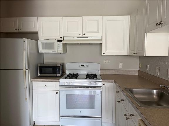 4th image of 3325 S KIRKMAN ROAD #423