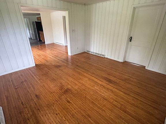 2nd image of 4755 N Kinser Pike