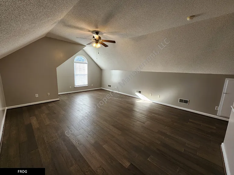 308 N Lake Pointe Dr — Photo 25