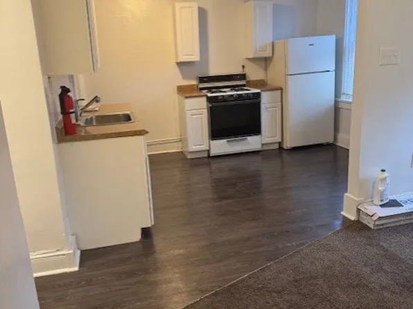 122 W Main St APT 3, Elkton, MD 21921