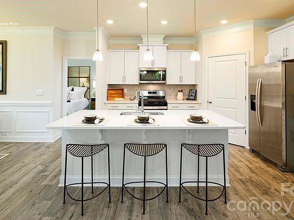 5th image of 7541 Bainbridge Rd