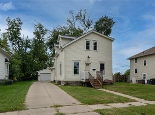 511 34th St NE, Cedar Rapids, IA 52402