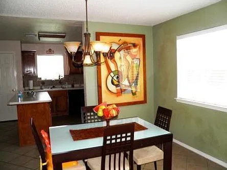 3 bed, 2.5 bath, 1690 sqft, $1,670 — Photo 3