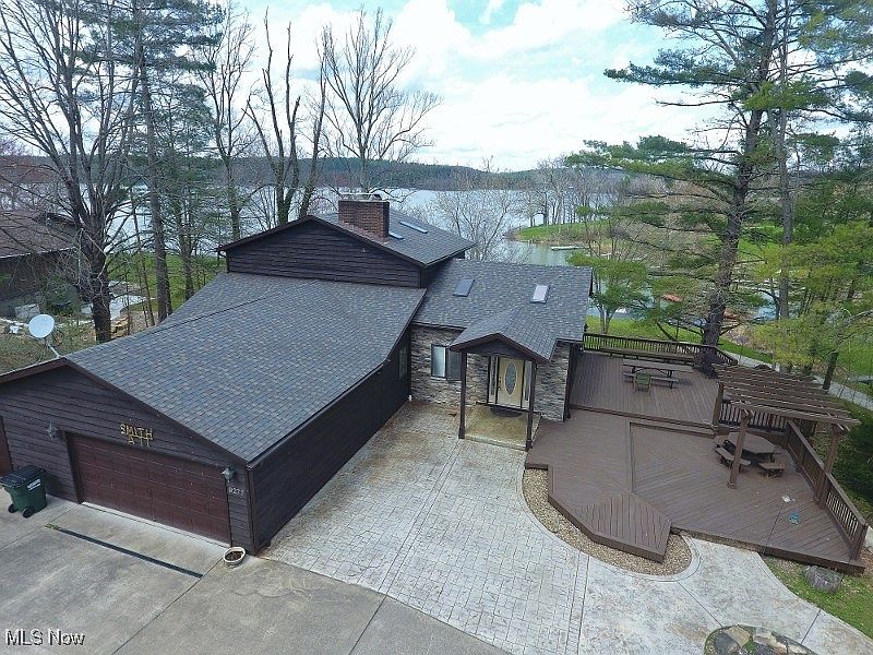 1st image of 9277 Beech Ln NE