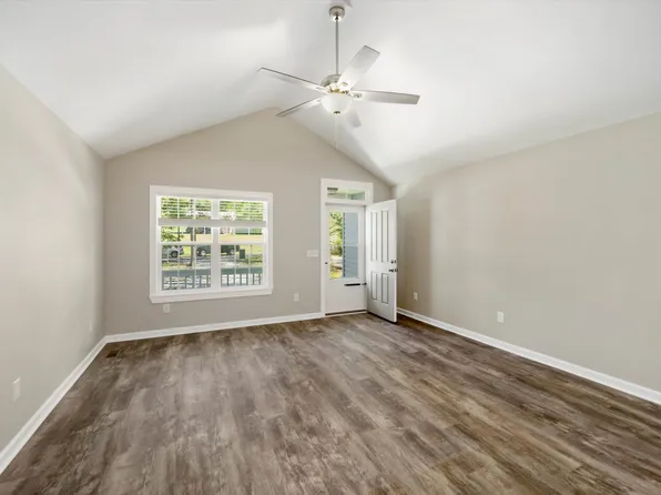 5373 Rudolph St, Springfield, TN 37172