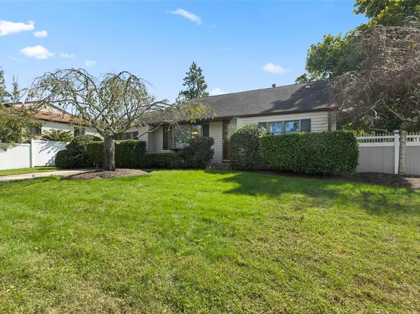 180 Sterling Street, Port Jefferson Station, NY 11776