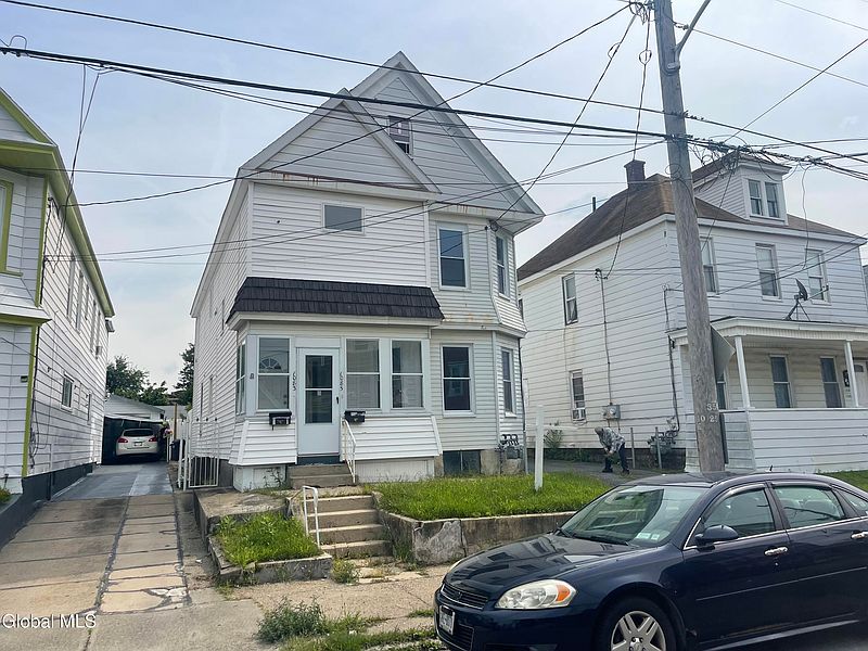 3rd image of 1083 Congress Street