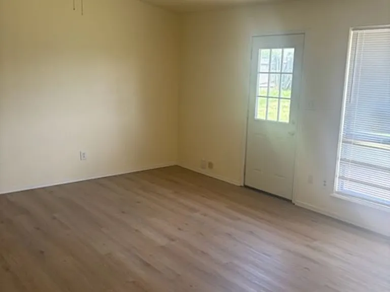 6414 SW Lynnwood Ave — Photo 2
