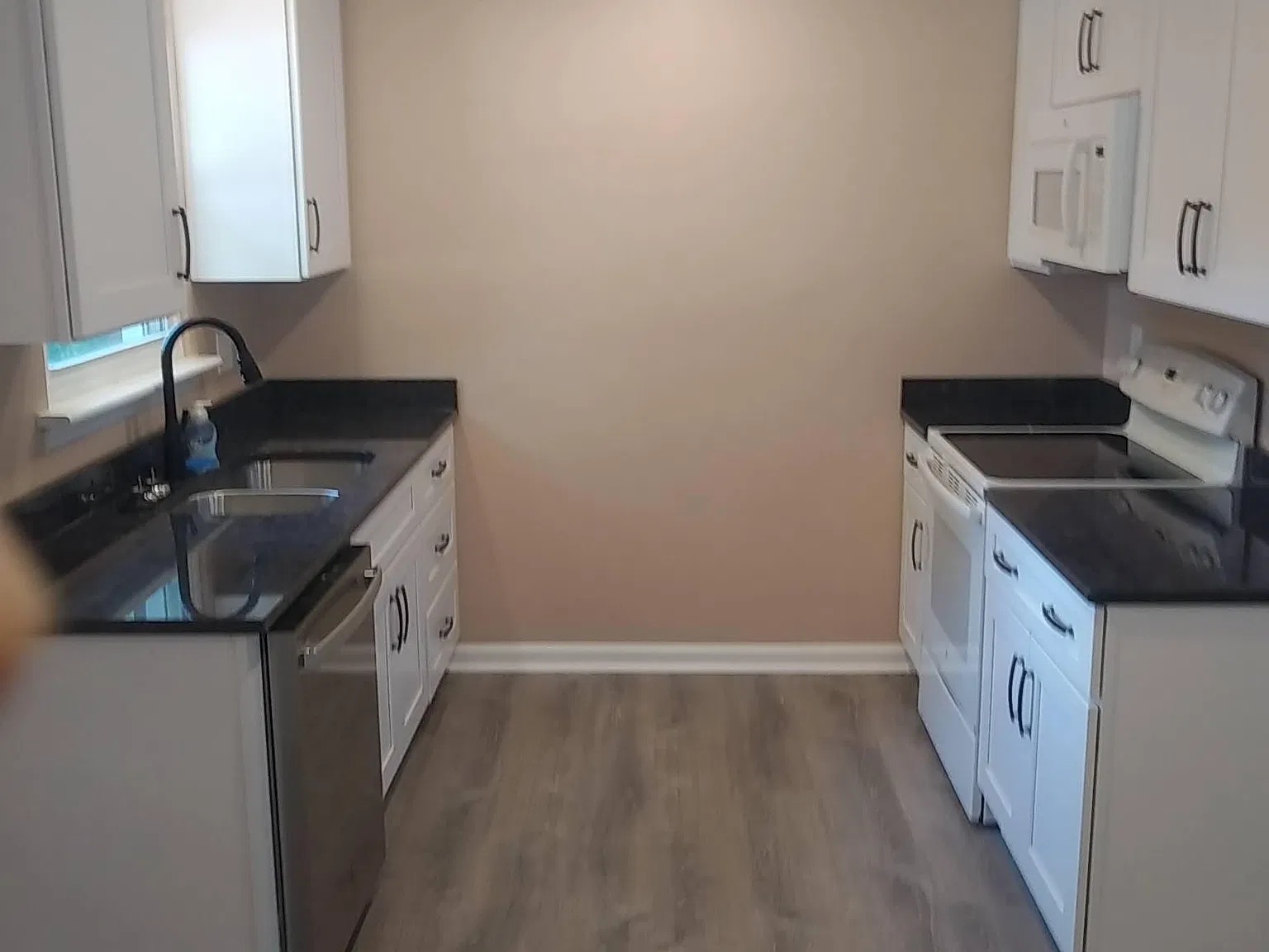 2 bed, 925 sqft, $1,545 — Photo 4