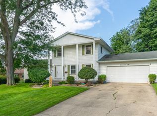 1710 Spruce St, Peru, IL 61354