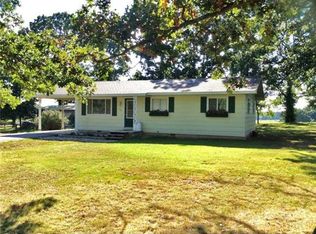 150 Robinhood Dr, Cassville, MO 65625