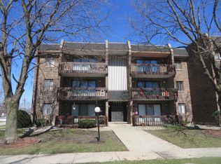 3734 215th St APT 202, Matteson, IL 60443