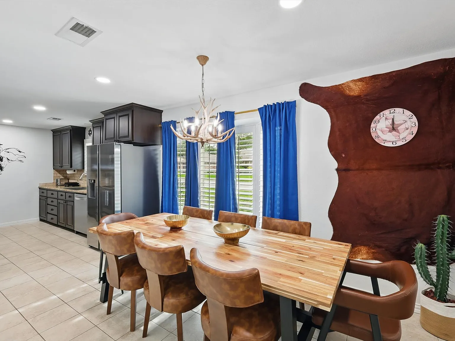 4 bed, 1844 sqft, $9,950 — Photo 4