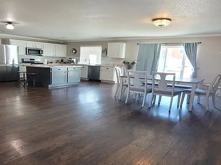 9565 Castle Oaks Dr — Photo 8