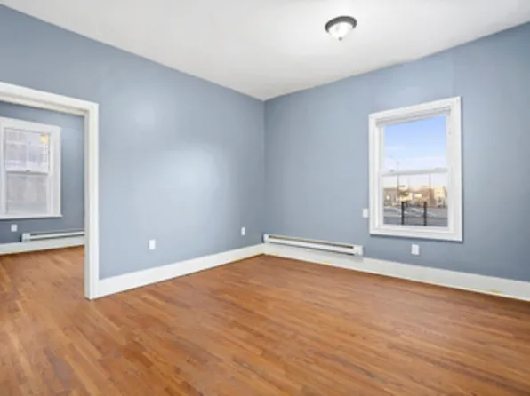 313 Amber St, Brooklyn, NY 11208