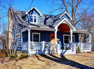 1221 Ford St, Geneva, IL 60134