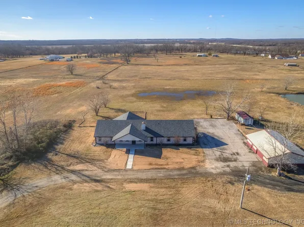 14822 417th Ave, Coweta, OK 74429