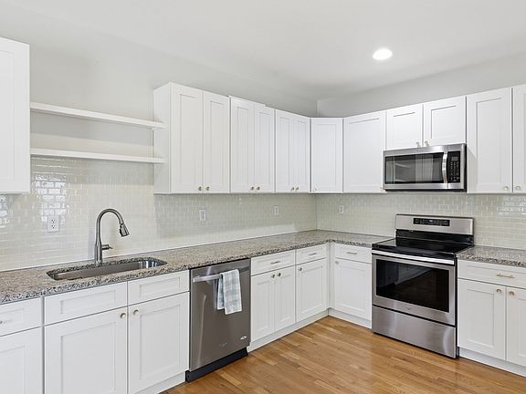 4th image of 94 Summit St #2