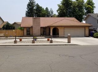 811 N B St, Exeter, CA 93221