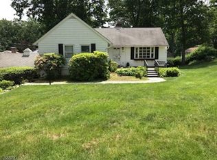 15 Moraine Rd, Morris Plains, NJ 07950