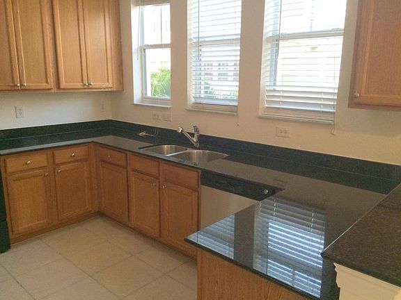 4th image of 609 Amador Ln Unit 1