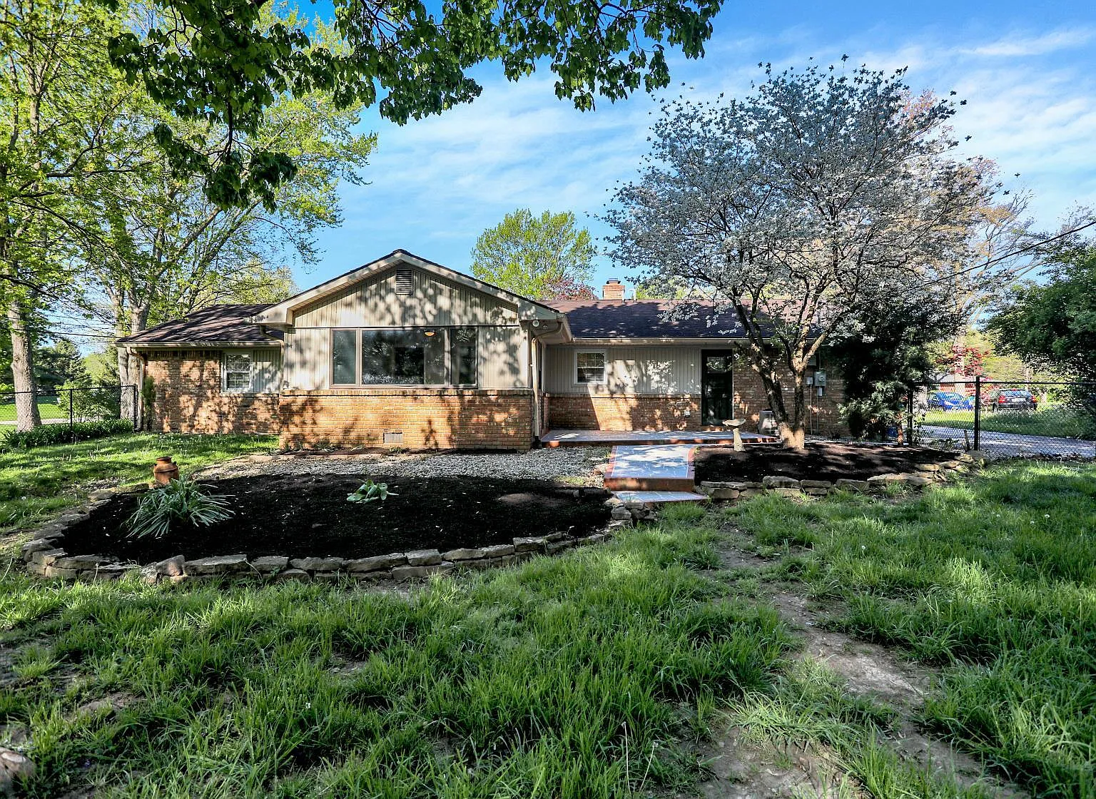 3 bed, 1452 sqft, $2,495 — Photo 4